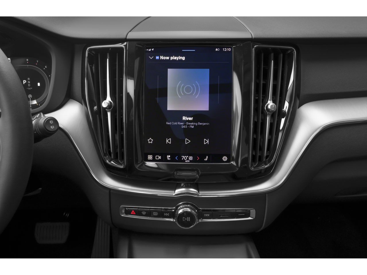 2024 Volvo XC60 B5 Ultimate Dark Theme
