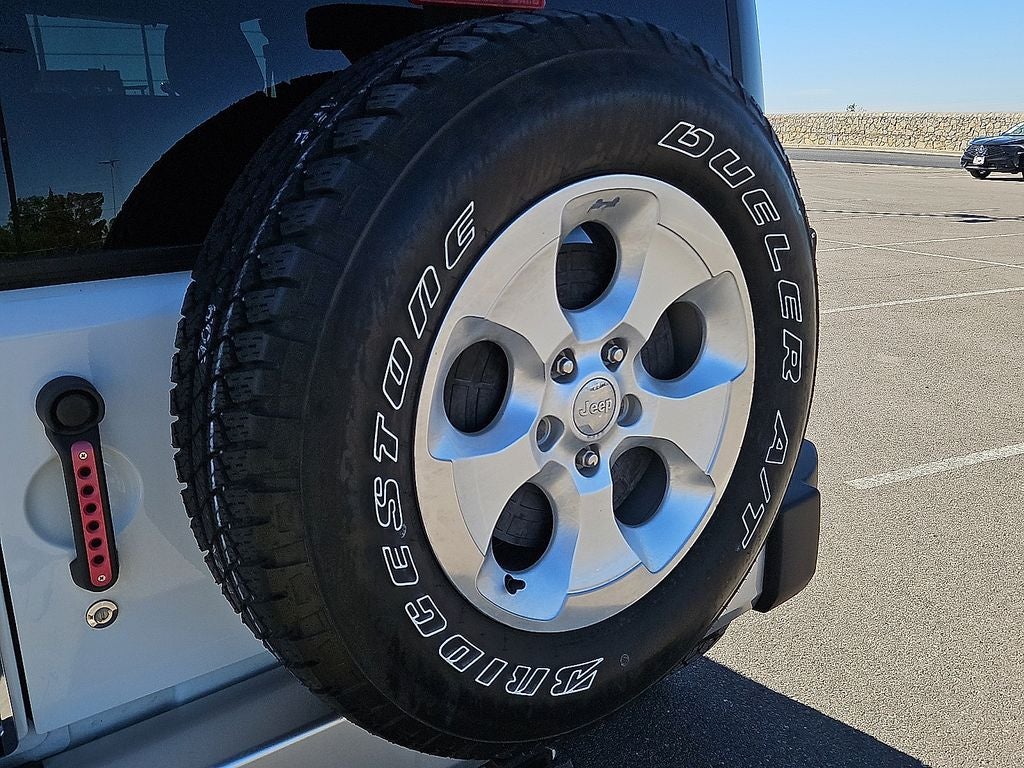 2013 Jeep Wrangler Unlimited Sahara Hardtop Lifted 4x4