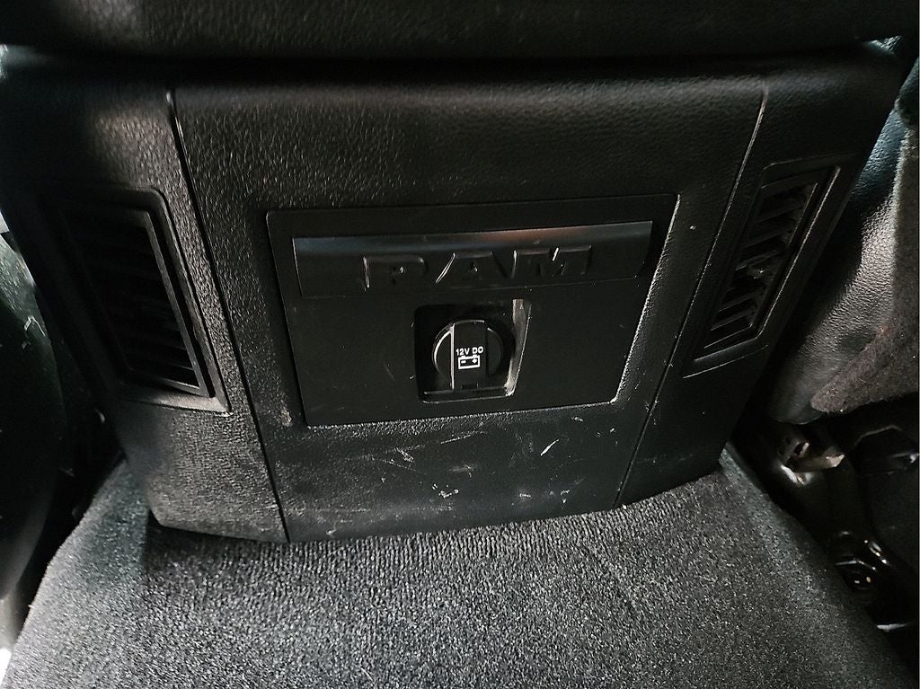 2018 RAM 1500 Sport Crew Cab 4WD w/Leather & NAV