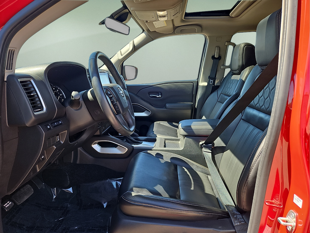 2024 Nissan Frontier SL Crew Cab 4WD Leather/Roof