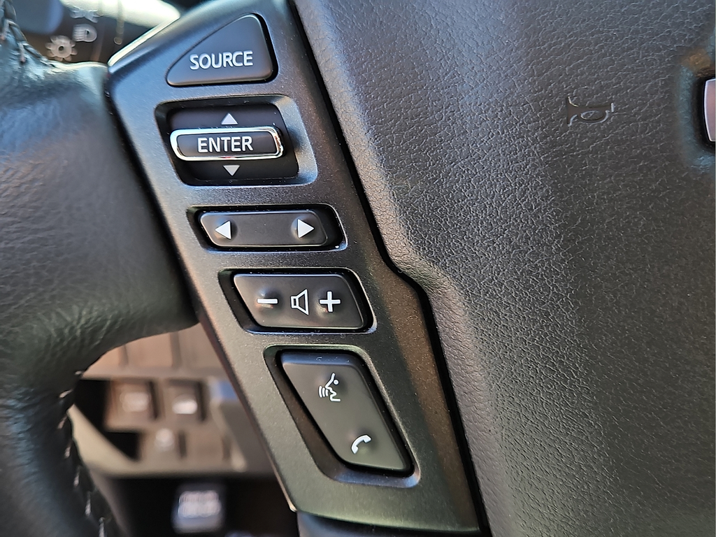 2024 Nissan Frontier SL Crew Cab 4WD Leather/Roof