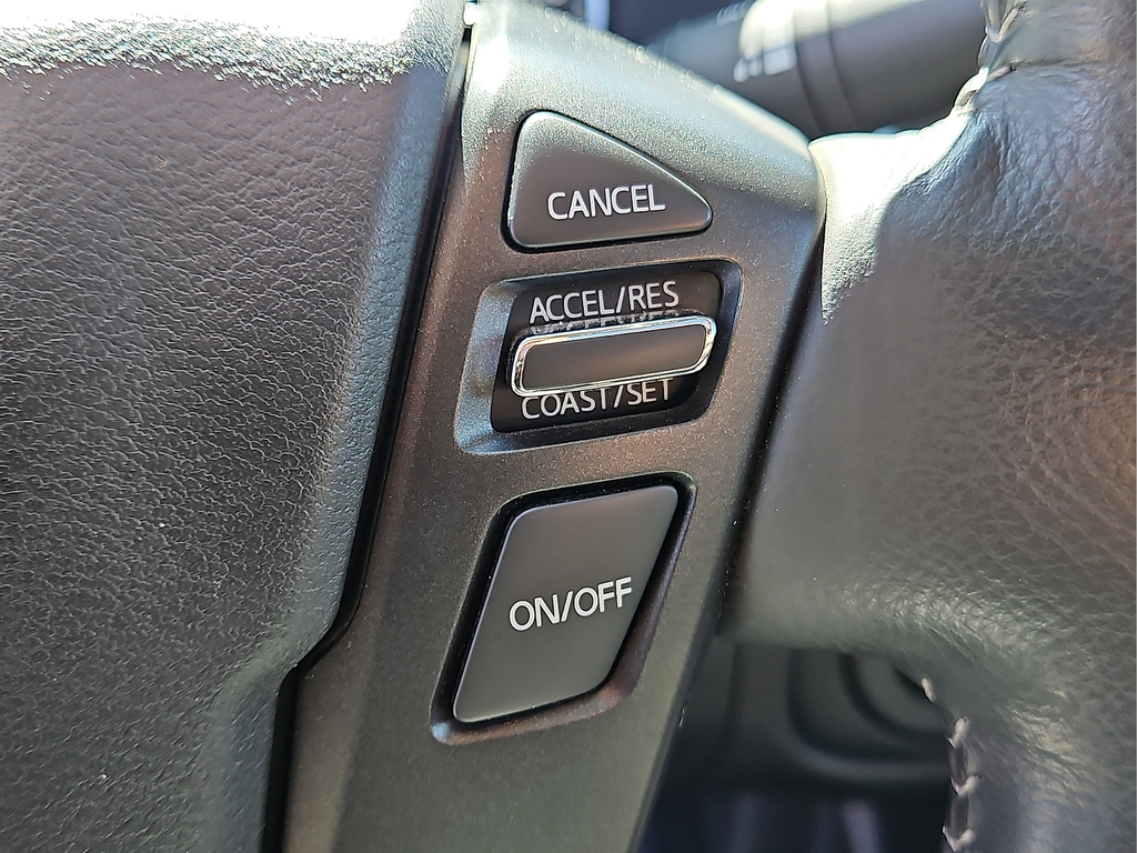 2024 Nissan Frontier SL Crew Cab 4WD Leather/Roof