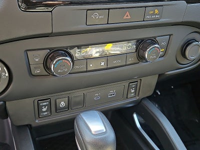 2024 Nissan Frontier SL Crew Cab 4WD Leather/Roof