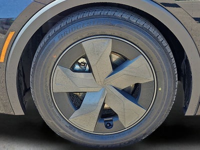 2023 Toyota Prius LE