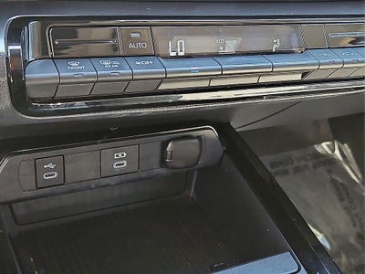 2023 Toyota Prius LE