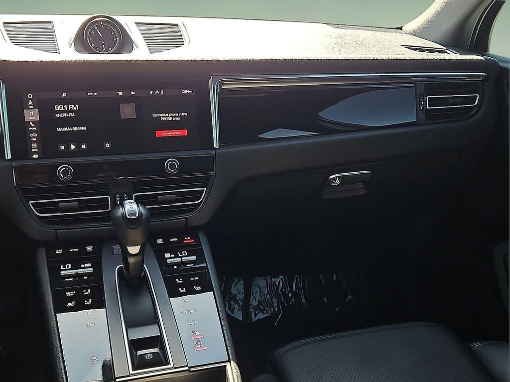 2023 Porsche Macan AWD