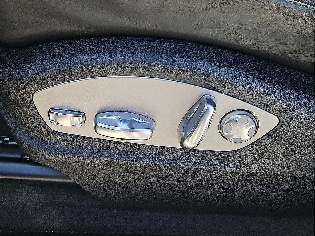 2023 Porsche Macan AWD