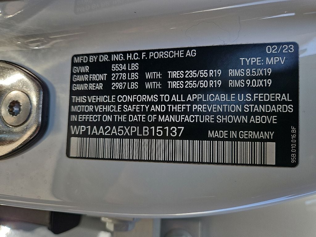 2023 Porsche Macan AWD