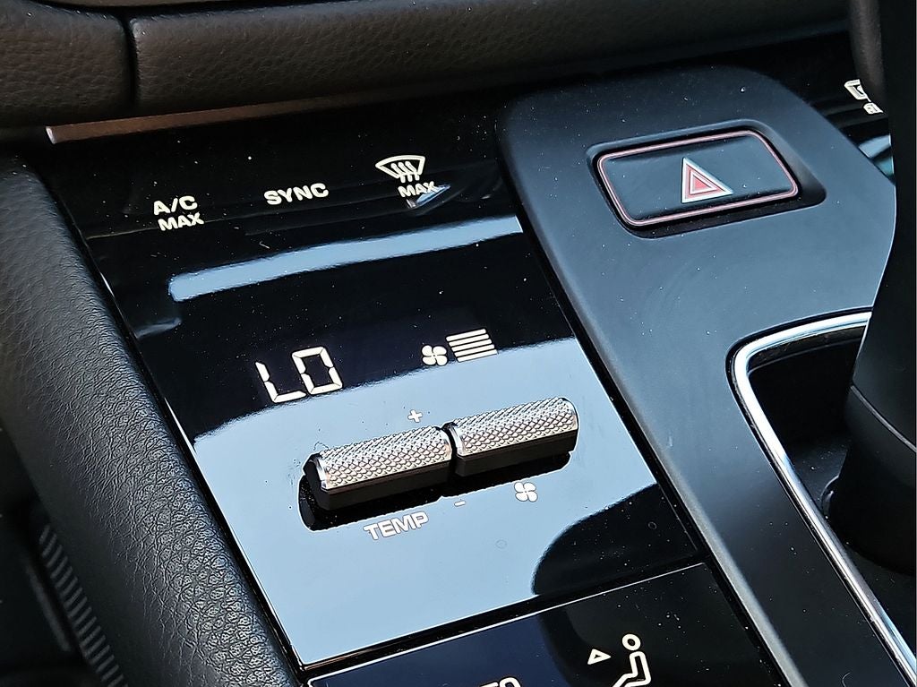 2023 Porsche Macan AWD