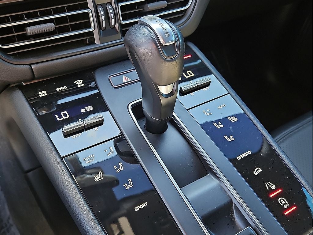 2023 Porsche Macan AWD