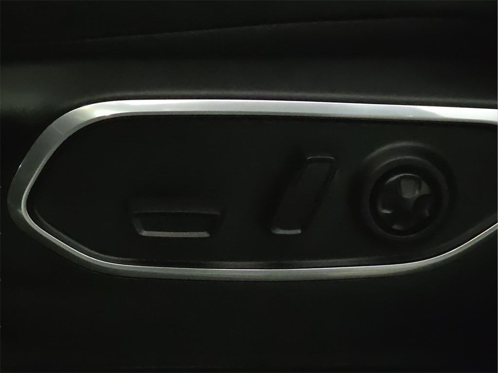 2023 Jeep Wagoneer Base