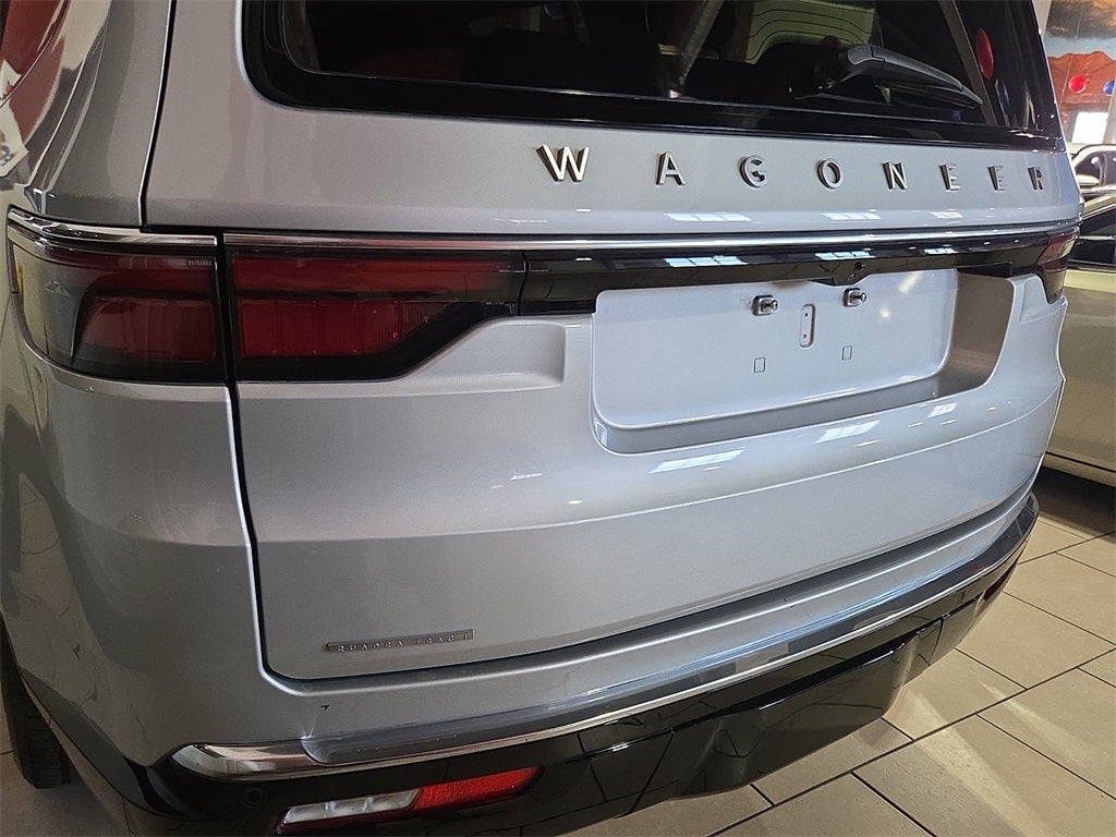 2023 Jeep Wagoneer Base