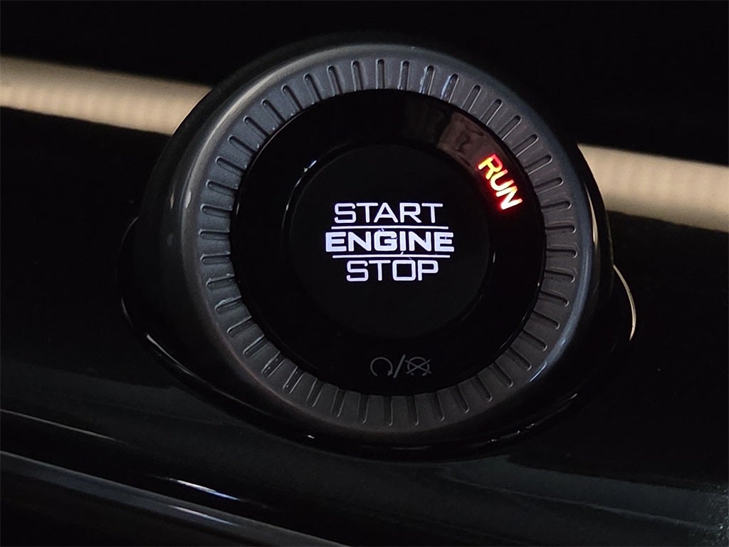 2023 Jeep Wagoneer Base