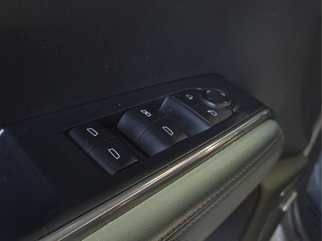 2024 GMC Acadia AT4