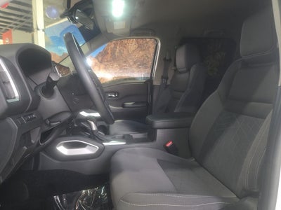 2025 Nissan Frontier SV