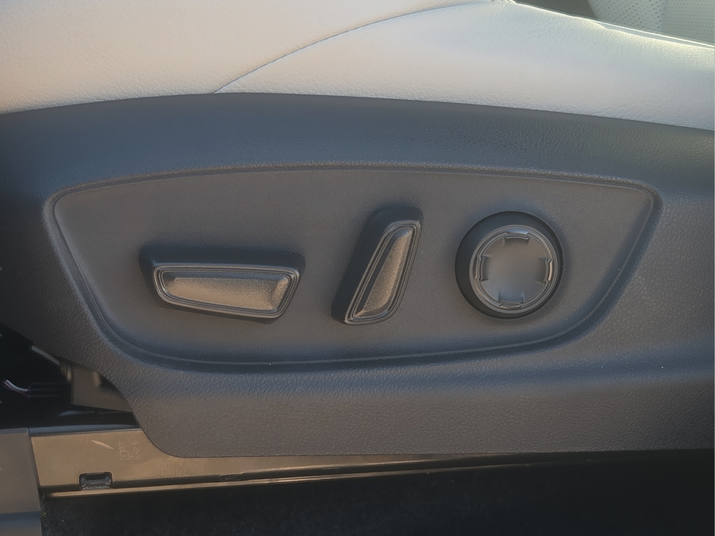 2026 Toyota Tacoma Hybrid Limited