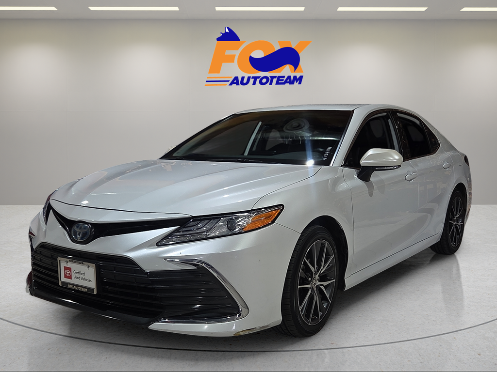 2022 Toyota Camry Hybrid XLE