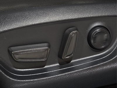 2022 Toyota Camry Hybrid XLE