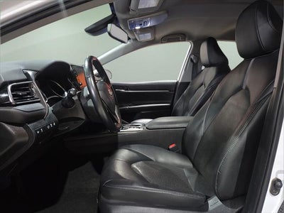 2022 Toyota Camry Hybrid XLE