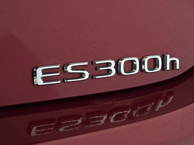 2025 Lexus ES 300h Luxury