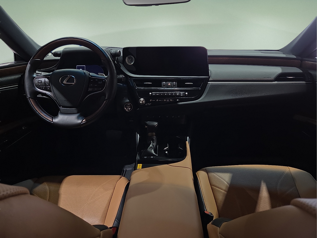 2025 Lexus ES 300h Luxury