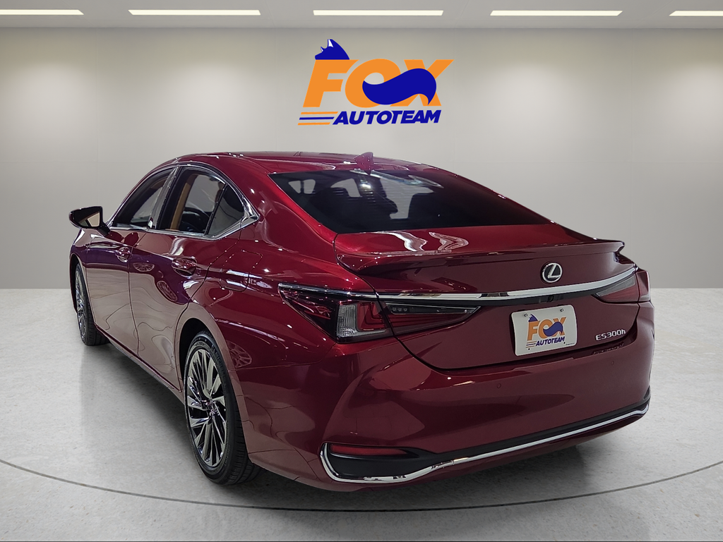 2025 Lexus ES 300h Luxury