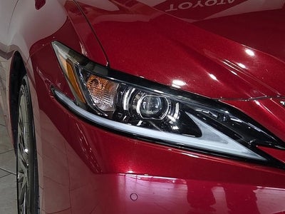2025 Lexus ES 300h Luxury