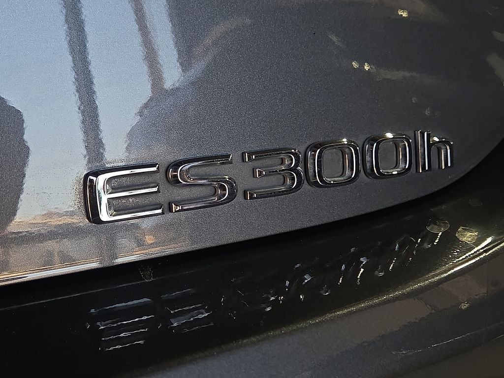 2024 Lexus ES 300h Ultra Luxury