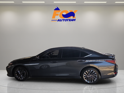 2024 Lexus ES 300h Ultra Luxury