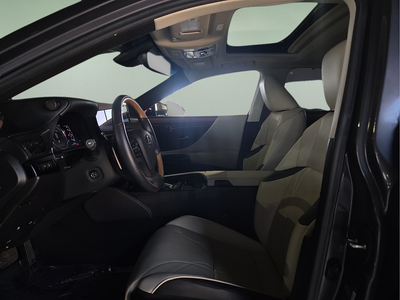 2024 Lexus ES 300h Ultra Luxury