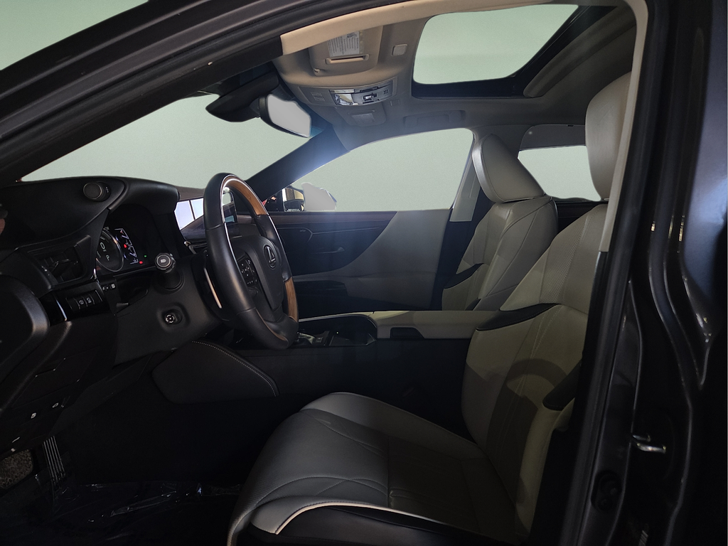 2024 Lexus ES 300h Ultra Luxury