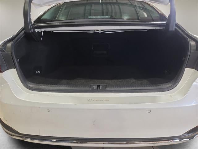 2021 Lexus ES 300h Ultra Luxury