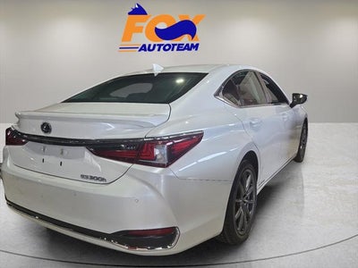 2021 Lexus ES 300h Ultra Luxury