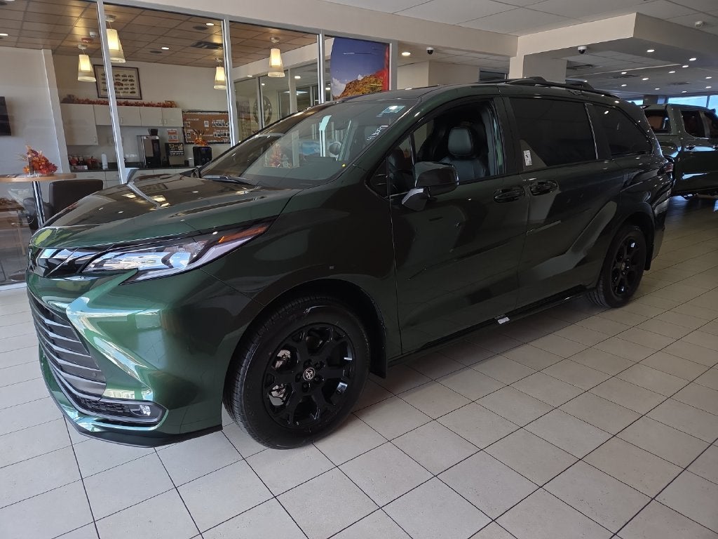 2026 Toyota Sienna Woodland Edition 7 Passenger