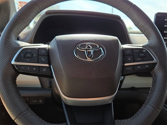 2023 Toyota Sienna Platinum 7 Passenger