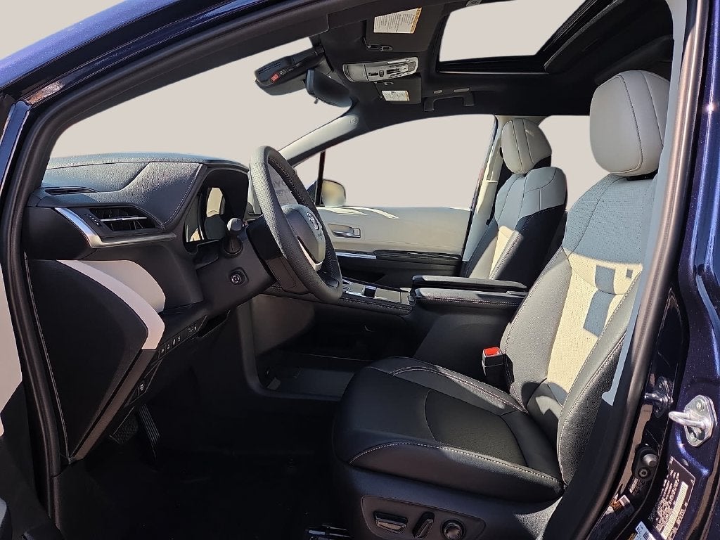 2026 Toyota Sienna Platinum 7 Passenger