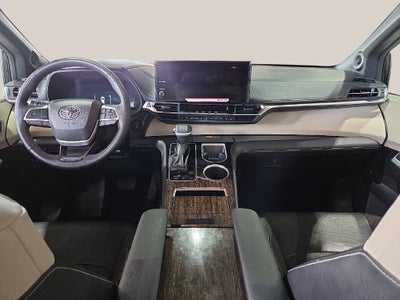 2025 Toyota Sienna Platinum 7 Passenger
