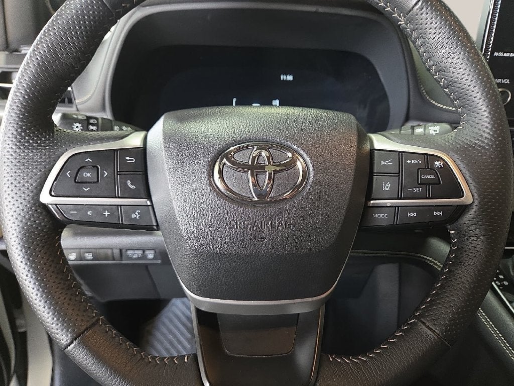 2025 Toyota Sienna Platinum 7 Passenger