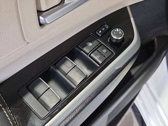 2025 Toyota Sienna Platinum 7 Passenger