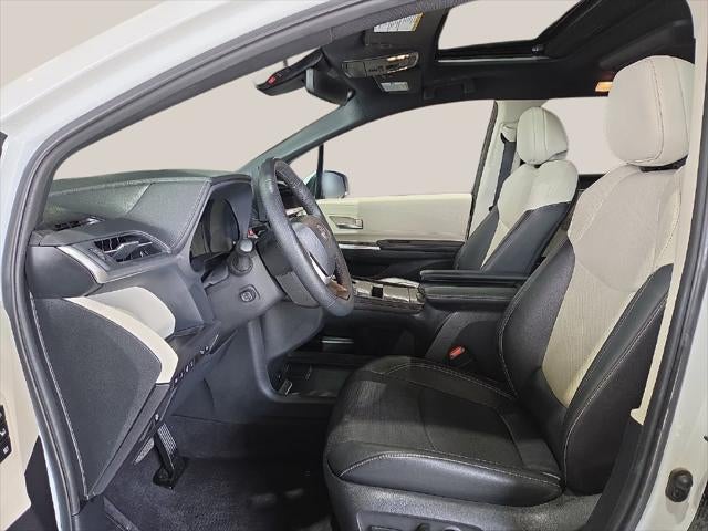 2025 Toyota Sienna Platinum 7 Passenger
