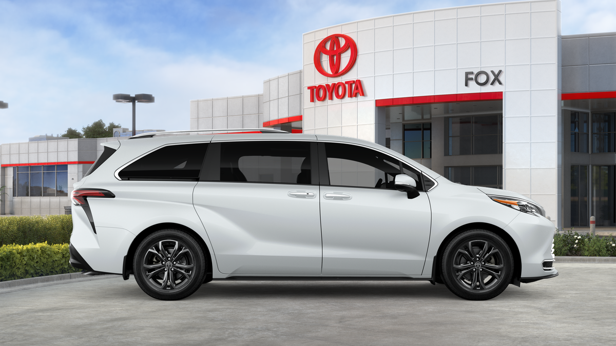 2026 Toyota Sienna Platinum 7 Passenger