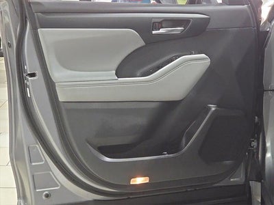 2025 Toyota Highlander Hybrid XLE