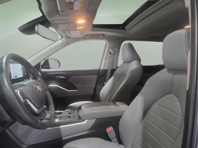 2025 Toyota Highlander Hybrid XLE
