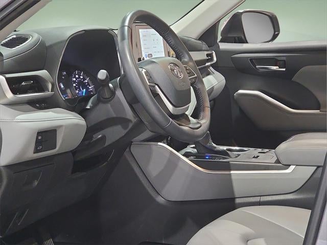 2025 Toyota Highlander Hybrid XLE