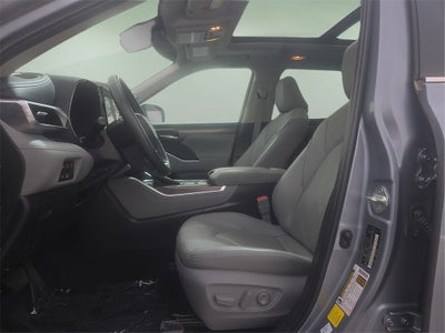 2024 Toyota Highlander LE