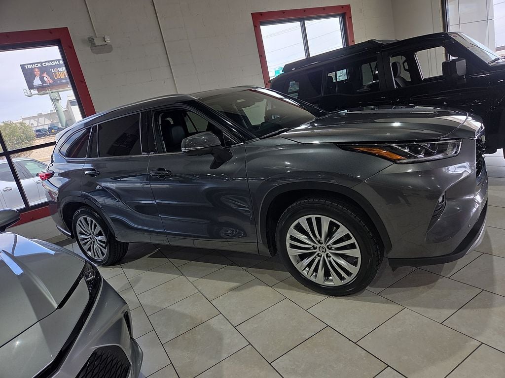 2023 Toyota Highlander L