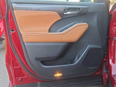 2026 Toyota Highlander Platinum