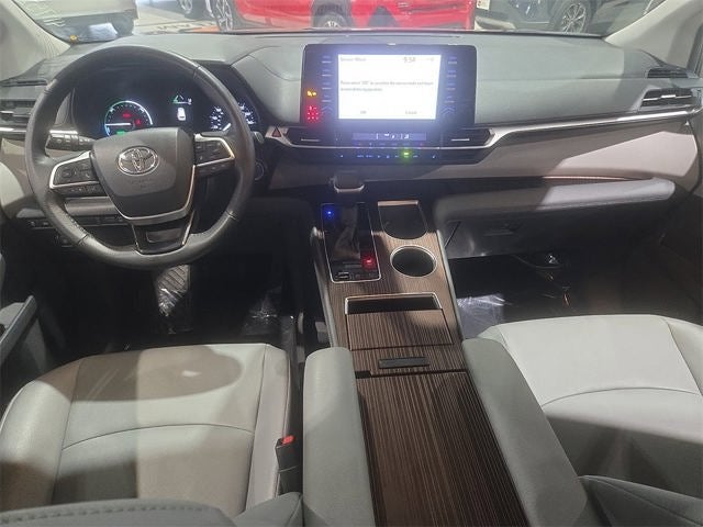 2023 Toyota Sienna XLE