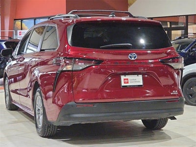 2023 Toyota Sienna XLE