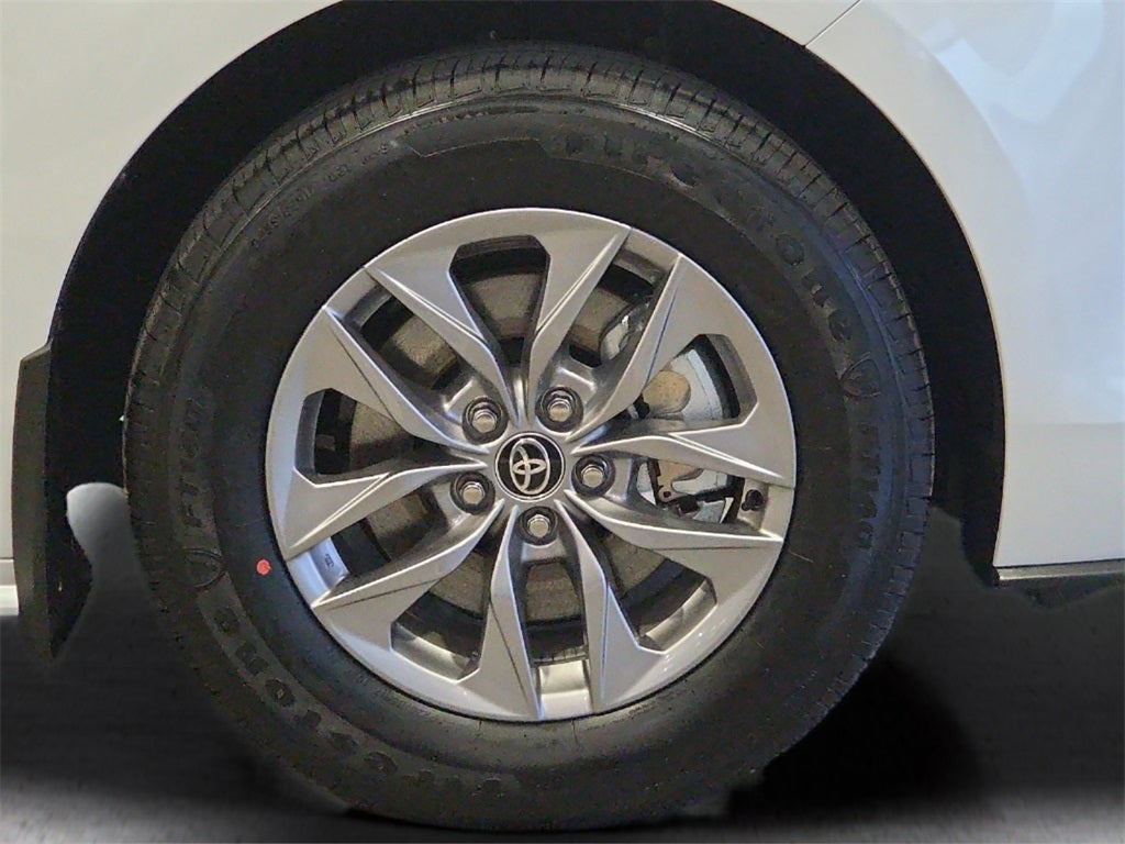 2026 Toyota Sienna XLE 8 Passenger